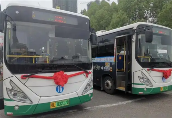 咸宁城区公交票价调整：标准为2元/票 刷卡9折 学生卡减半