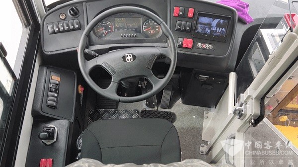 亚星客车 亚星星巴系列 纯电动城市客车