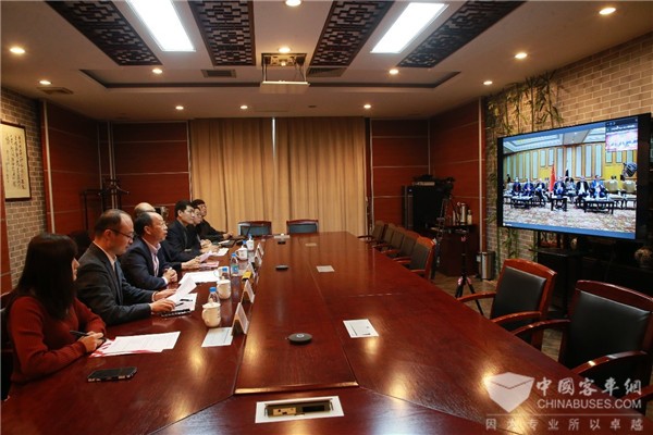 巴基斯坦多位联邦部长视频会见苏州金龙总经理黄书平