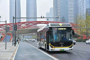 成都公交：维保人员“问寒问暖” 公交暖气已上线~