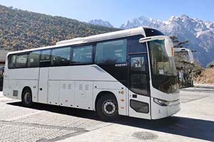 挑战玉龙雪山道路 吉利星际氢燃料城间客车试运营圆满完成