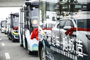 助力“智驾之城新年第一跑”轻舟智航自动驾驶小巴引关注