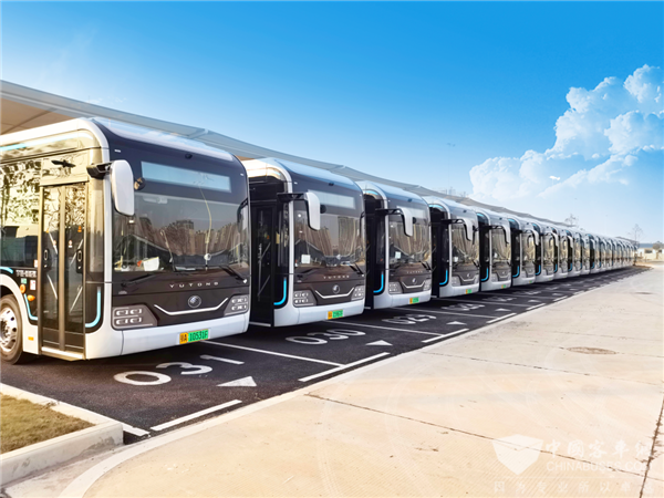 2023“开门红”！140辆宇通宇威高端公交交付武汉