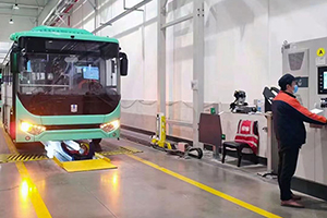 客车制造中心紧抓安全复工复产 远程各大基地力争首季“开门红”