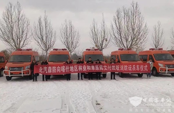 图雅诺轻客 森防运兵车 喀什地区