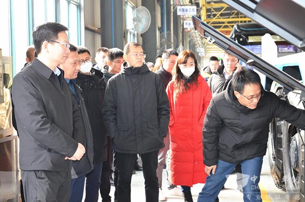 国唐汽车 无人驾驶 纯电动 公交车