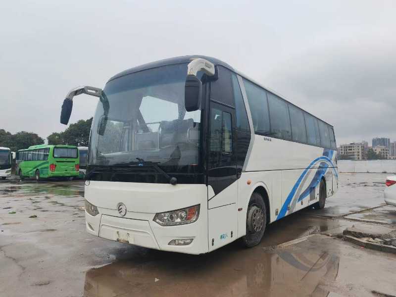 2015年8月 50座国四无级变速油电混合金旅气囊中门车