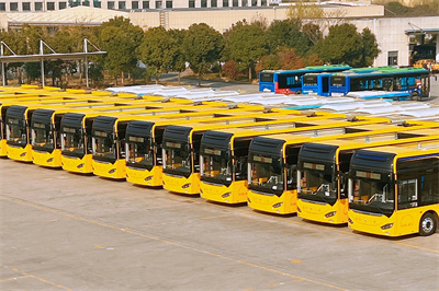 “氢”新出行！苏州金龙氢能源客车“氢”装上阵，投入运营