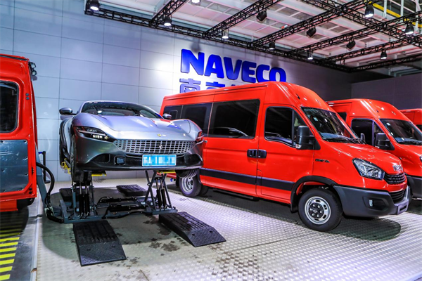 喜讯丨南京依维柯欧胜系列产品荣获“2022年度最受关注车型”称号