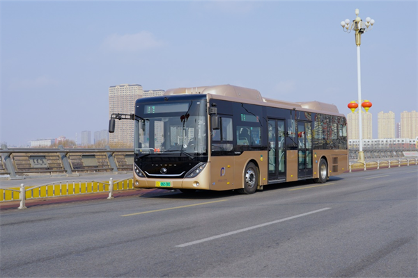 宇通纯电动公交车驶入盘锦——暖心服务惠民生 绿色公交连城乡 