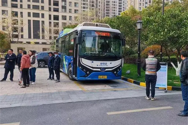 萧山区定制公交线路开通 城厢街道金辰社区居民乐了