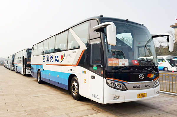 全国两会吹响奋进号角，金龙客车美好开篇奋进新征程！