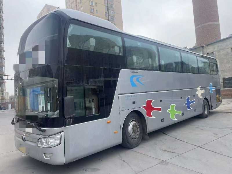 2016年1月 双胞胎49座东北配置双门国四宇通6126双门气囊车