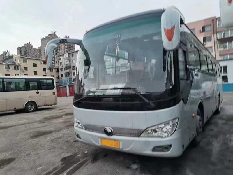 2017年9月 国五48座有中门宇通6116型客车