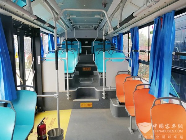 吉利星际客车 纯电动 城市客车 C10E