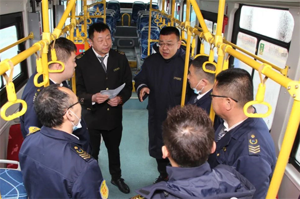 温馨巴士多管齐下念好“安全经”