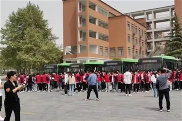 宜春市巩义公交“爱心送考”专线来了！