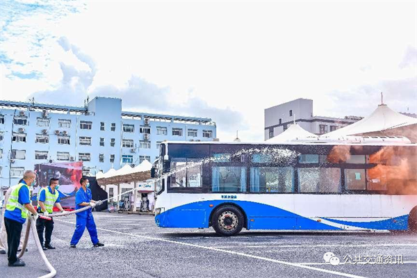 金高公交通过多措并举来维护公共消防安全