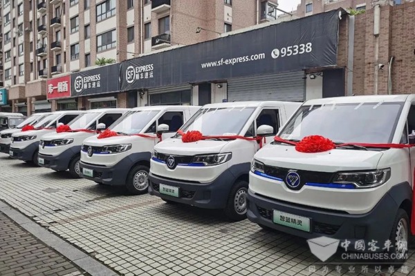 图雅诺轻客 顺丰速运 精灵智蓝