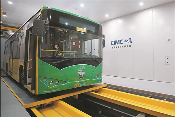  83台公交车告别“睡马路”，国内最大智慧公交车库在深圳启用