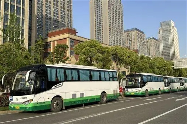 武汉公交集团四公司定制中超“球迷专车”，无缝接驳接送客队球迷