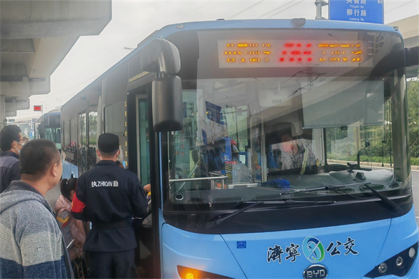 济宁公交集团为济宁四中增开一条助学公交线路