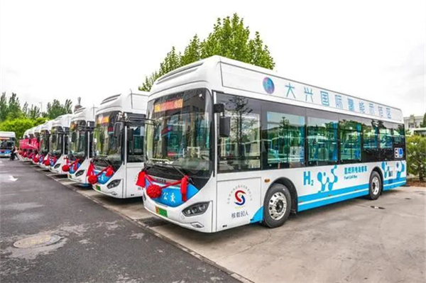 加氢十分钟续航400公里！大兴十辆氢能源公交上路