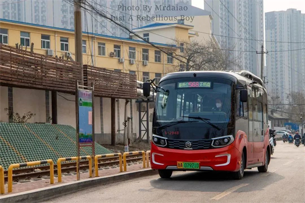 小巷公交“携”君“伴”行，济南公交车迷“话”公交