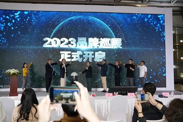 上海品牌巡展：18条公交路线穿越20多个商圈，赋能企业品牌价值变现