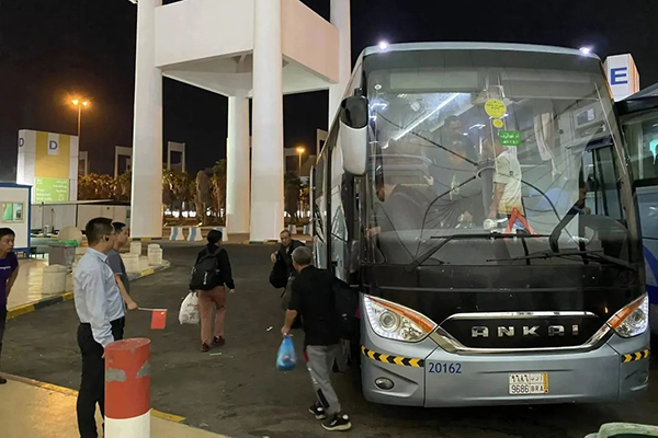 危难时刻显身手 安凯客车全程守护海外同胞回家路