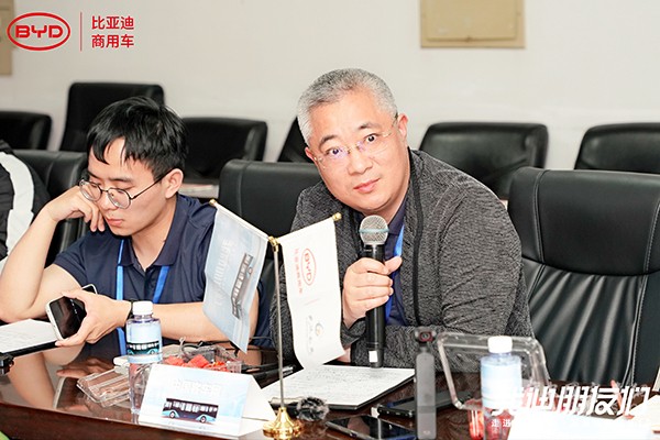 比亚迪商用车 B10 纯电动客车 武汉公交