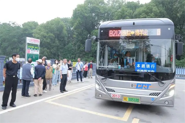 便民居民出行“最后一公里”丨湖北宜昌绵羊山上通公交