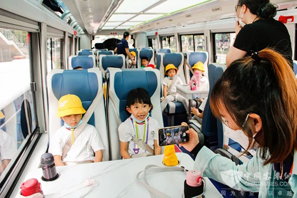 珠海公交巴士 快乐宝宝节 观光巴士 布鲁胖