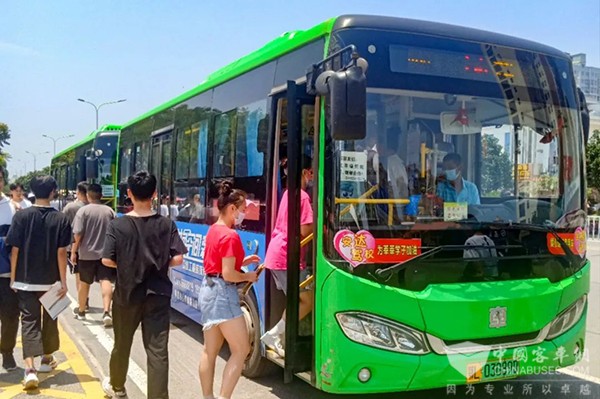 中车电动 新能源客车 护航高考 送考服务