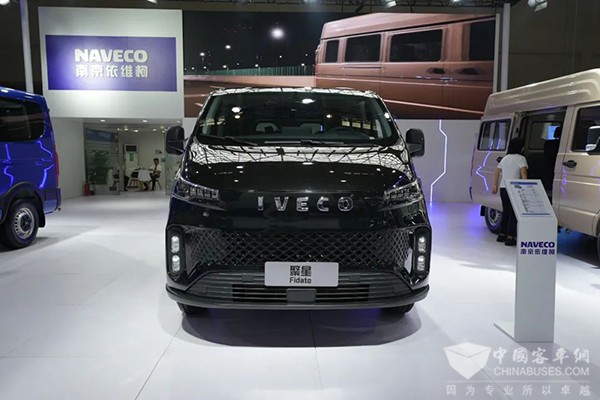南京依维柯 聚星 全新得意 欧胜 重庆车展