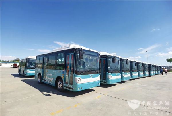 央媒聚焦|金龙纯电动客车 驰骋内蒙鄂尔多斯草原的“绿色风景”