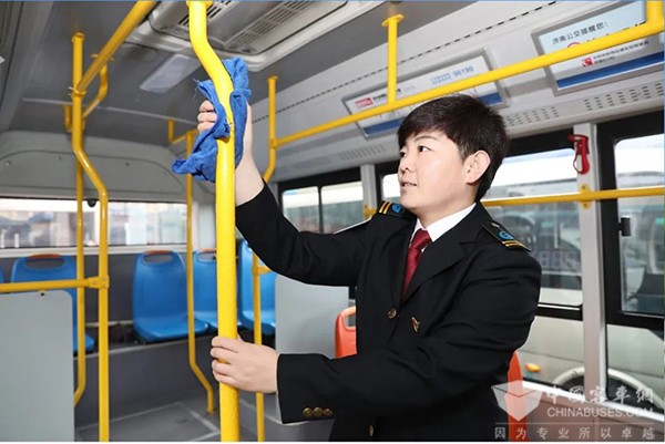 济南公交 山东好人 527路 驾驶员 孟苓菲