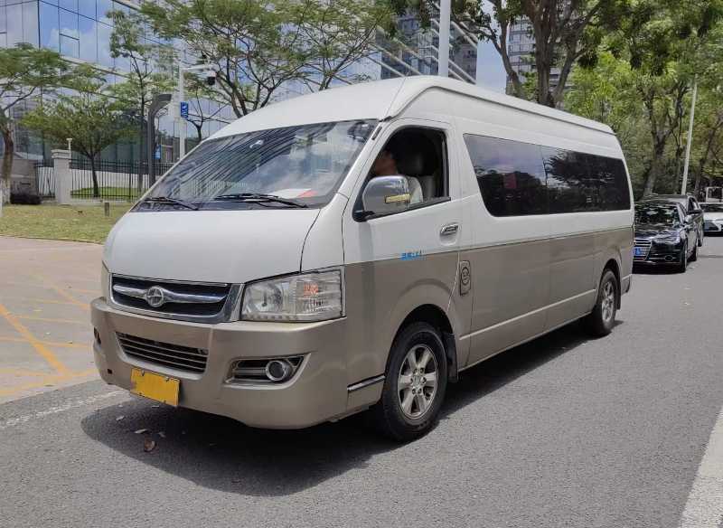 18座非营运国四九龙中型客车