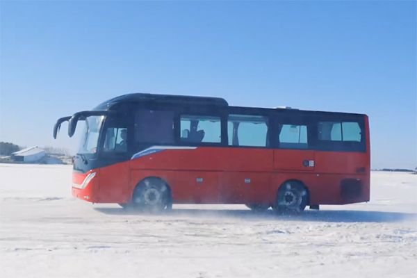 炎炎夏日的清凉感 一起走进中通客车H9高寒区域试验现场