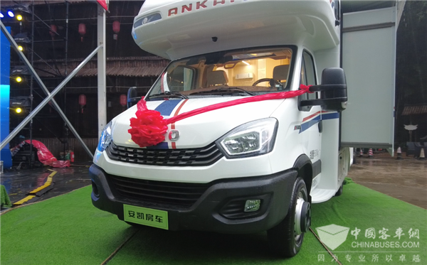 ​你与“诗和远方”的距离 或许只差一辆安凯房车而已