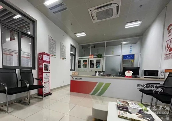 成都公交集团 AED 黄金4分钟 巴士驿站