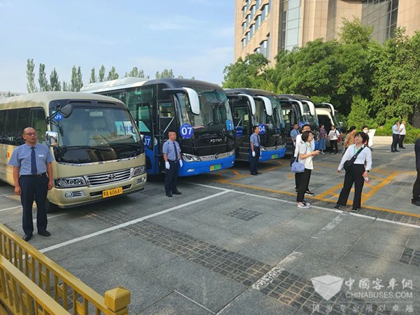 福田欧辉客车 绿色算力大会 交通保障 纯电客车