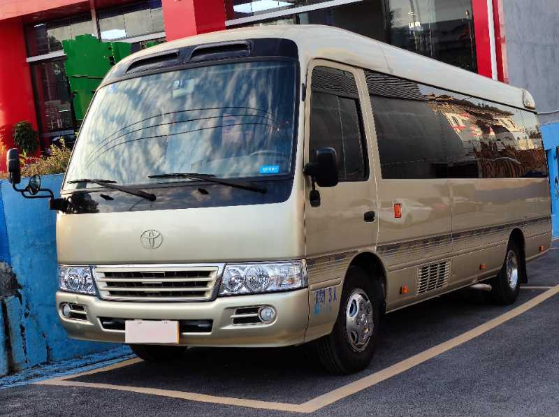 13座汽油非营运带冰箱秘书台丰田考斯特