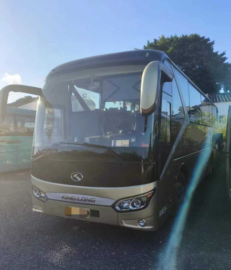 2018年10月 同款3台10.5米39座国五金龙6105气囊车