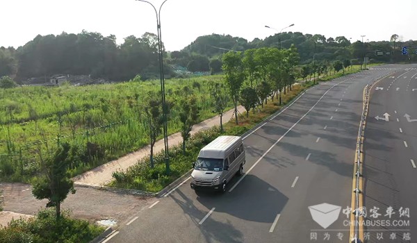 南京依维柯 全新得意 26年 老车主 朱险峰