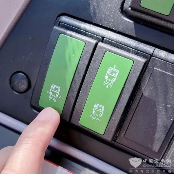 崇明巴士 一等级 无障碍 低地板 新能源公交 崇明