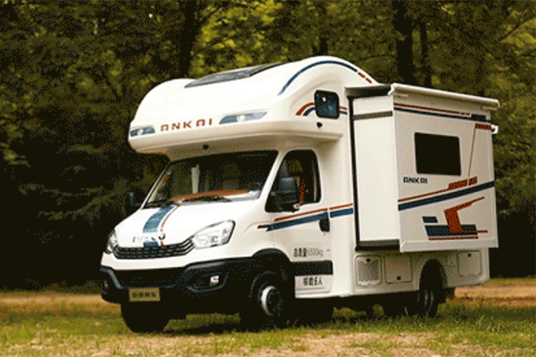 畅享自驾游 或许你会需要这台安凯房车