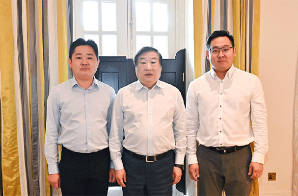 谭旭光与马来西亚、印尼十多家潍柴经销商座谈交流