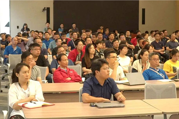 坚定执行“312”战略 东风康明斯营销公司布置下半年工作任务