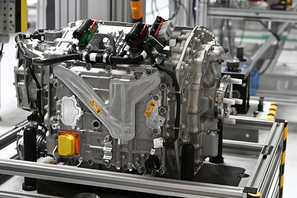 看好未来纯电动出行 采埃孚公布最新电驱动解决方案